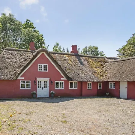 Ugenert Ved Skoven Med Spabad Og Sauna Ferienhaus Romo