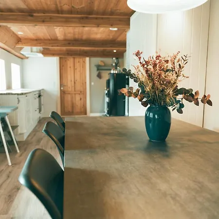Vakantiehuis Ugenert Ved Skoven Med Spabad Og Sauna