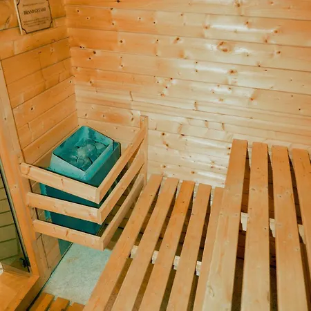 Vakantiehuis Ugenert Ved Skoven Med Spabad Og Sauna *